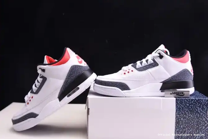 Official Maikesneakers RED
